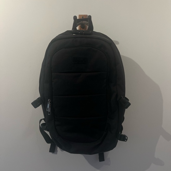 AMOR Backpack - Picture 4 of 7